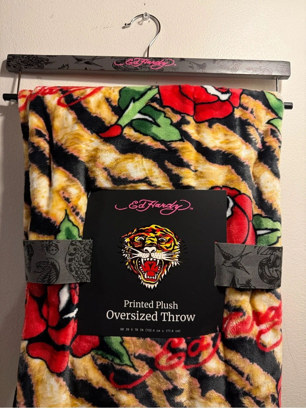 Ed Hardy Oversized Printed Plush Throw Blanket Tiger stripes roses NWT